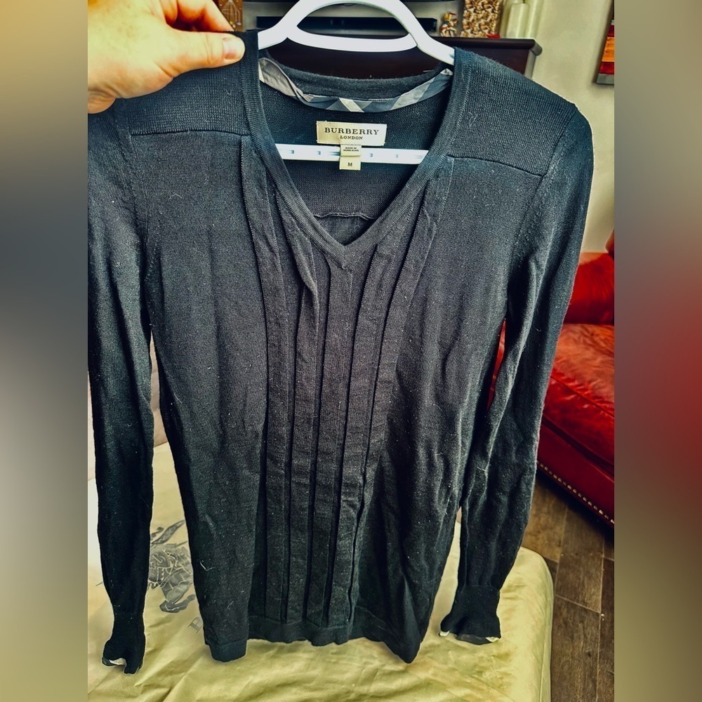 Burberry v-neck pleated merino wool sweater